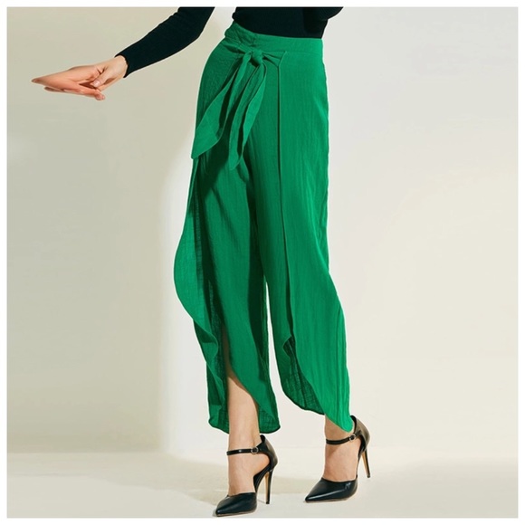 Green Asymmetrical Flare Leg Pants - Picture 3 of 4